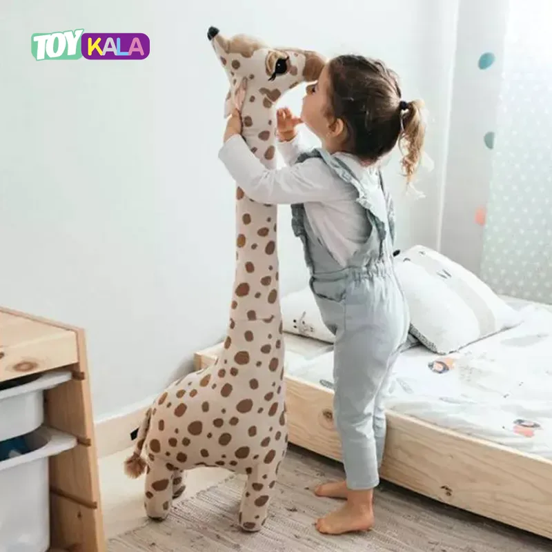 عروسک زرافه مدل سافاری 110 سانتیمتر 1 عروسک زرافه مدل سافاری 110 سانتیمتر